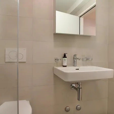Appartamento Modern Centre Flat With Balcony Zurigo